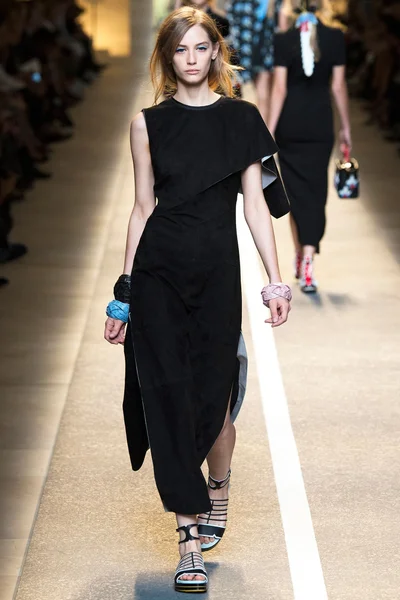 Look 9